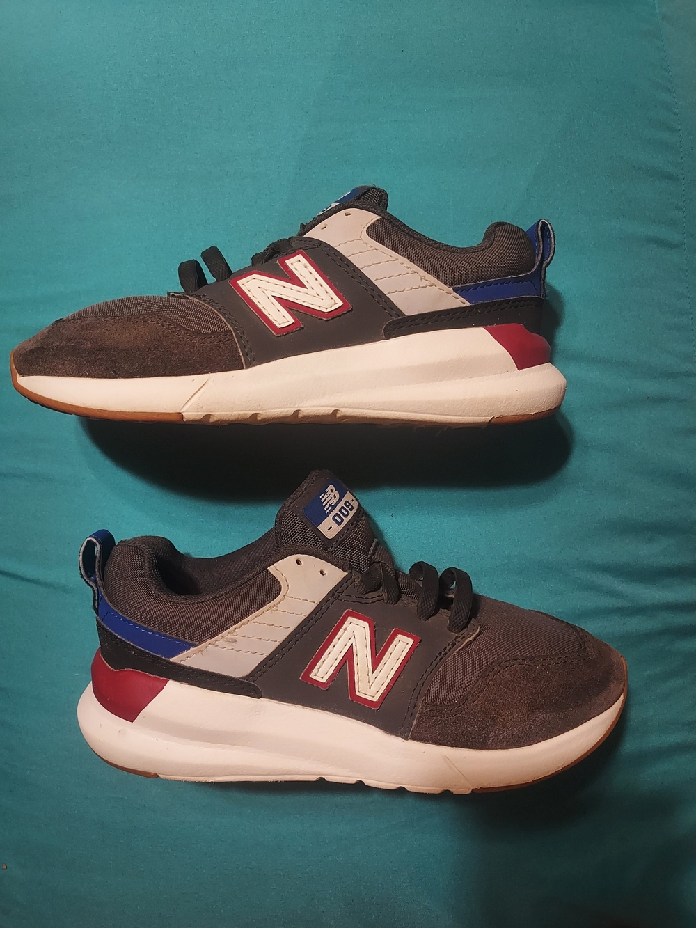 New Balance Kids Gray Casual Sneakers with Blue & Red Accents 1.5